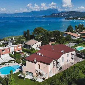 https://hotel-eden-bardolino.hotelinveneto.com