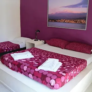 https://casa-vacanza-civita-catania-centro.taorminaitalyhotels.com